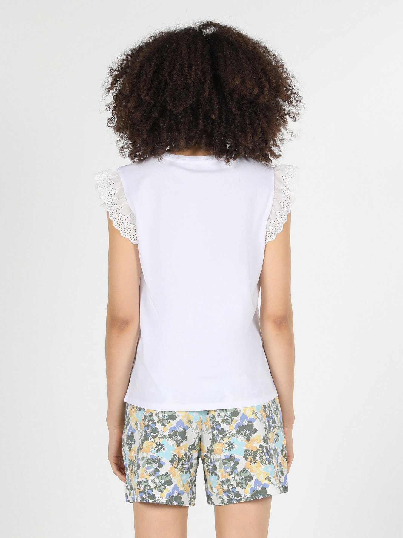 Футболка Colin’s модель CL1059060WHT Фото