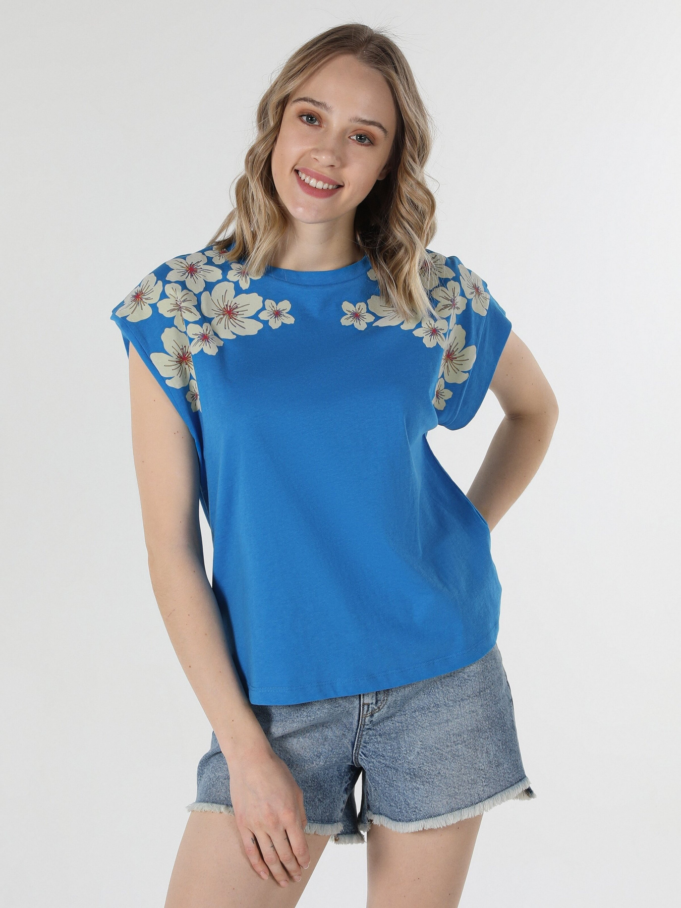 Футболка Colin’s модель CL1059124BLE Фото