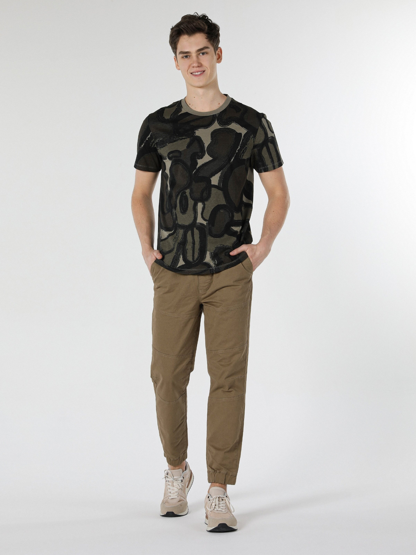 Футболка Colin’s модель CL1059401KHA Фото