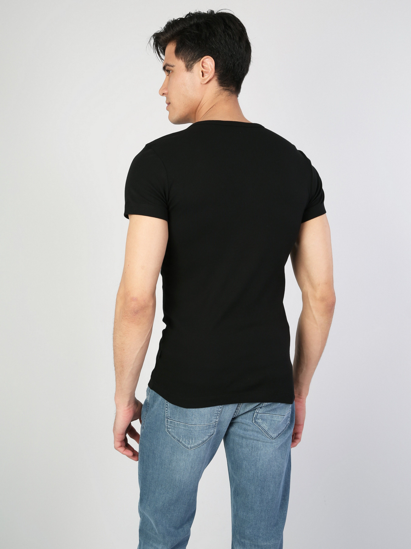 Футболка Colin’s модель CL1040245BLK Фото