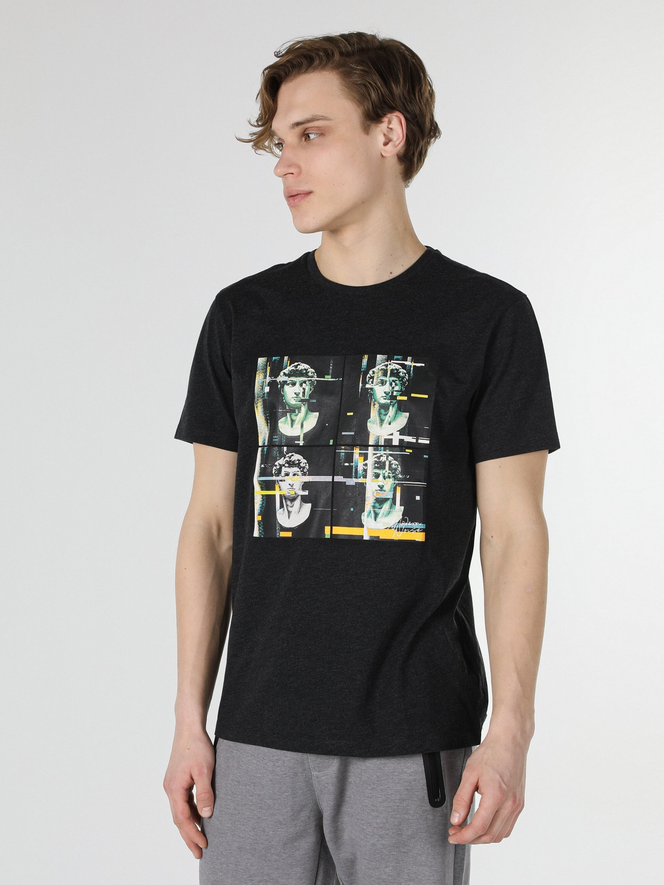 Футболка Colin’s модель CL1058889ANM Фото