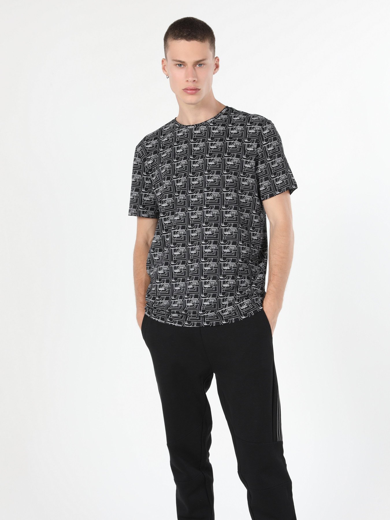 Футболка Colin’s модель CL1059972BLK Фото