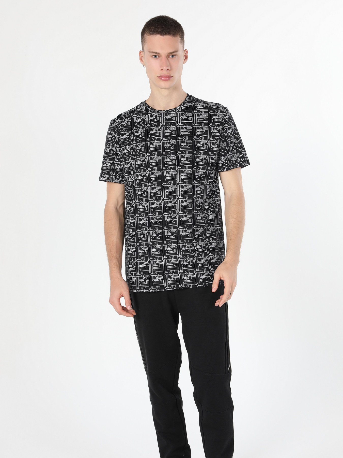 Футболка Colin’s модель CL1059972BLK Фото