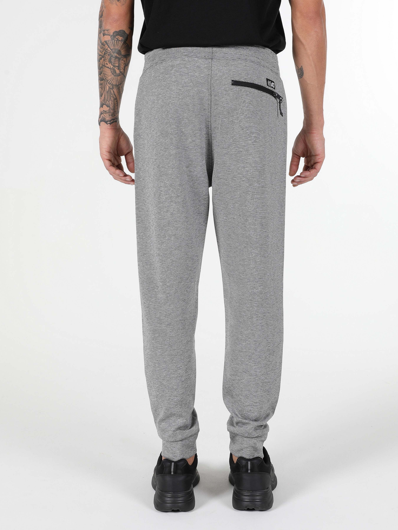 Джогери Colin’s модель CL1061772GRA Фото