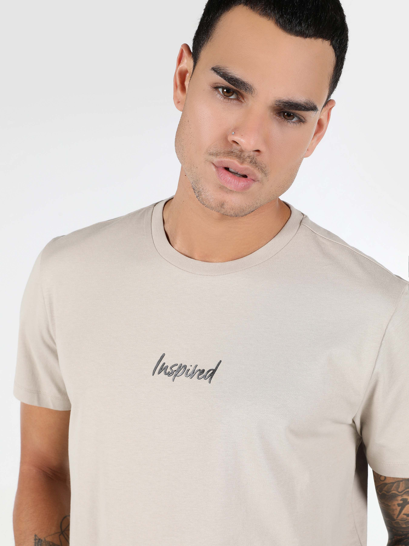 Футболка Colin’s модель CL1062496BEI Фото