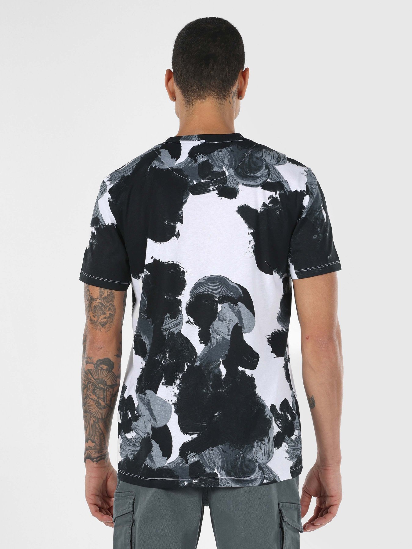 Футболка Colin’s модель CL1063162OFW Фото