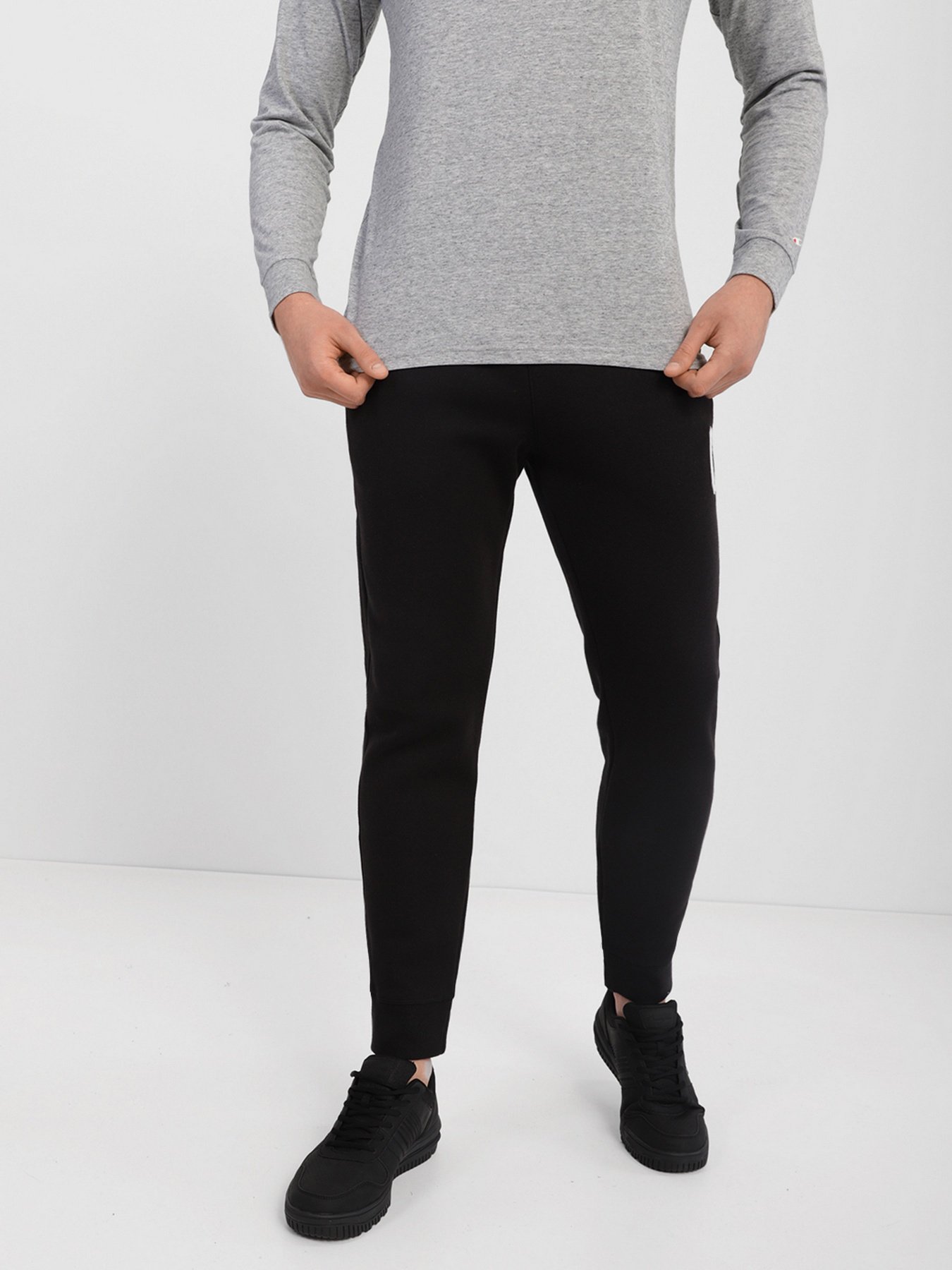 Спортивні штани Champion модель cha216573-NBK Спортивні штани Champion модель cha216573-NBK Фото