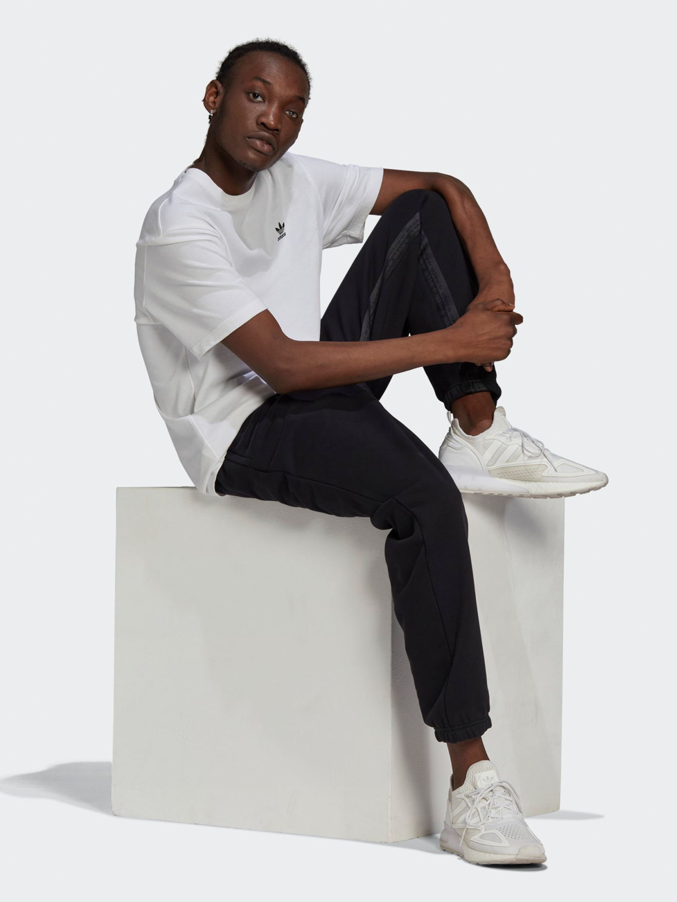 Спортивні штани Adidas R.Y.V. Cuffed Originals модель H11486 Спортивні штани Adidas R.Y.V. Cuffed Originals модель H11486 Фото