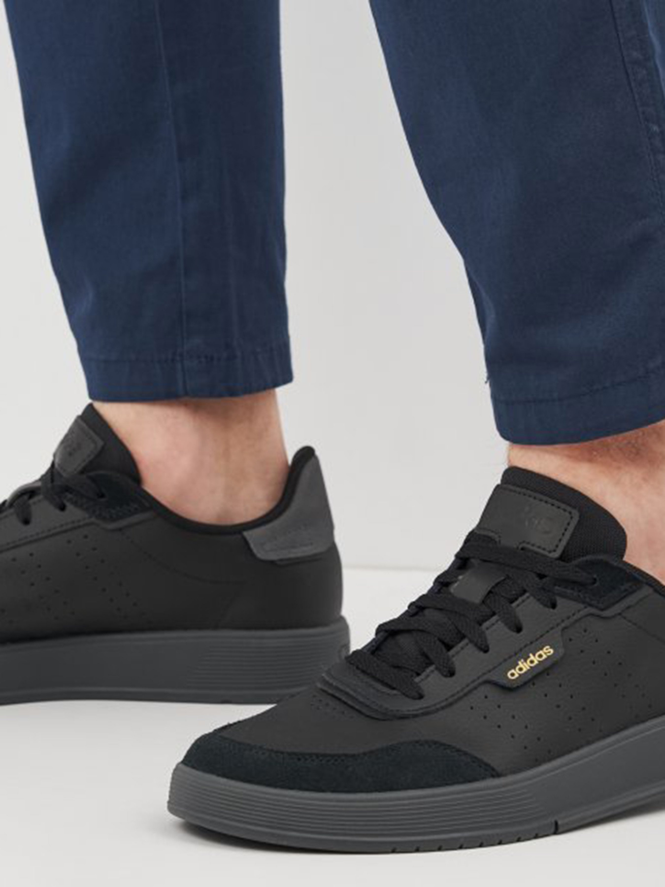 Кеды низкие Adidas COURTPHASE модель FY9661 Кеды низкие Adidas COURTPHASE модель FY9661 Фото