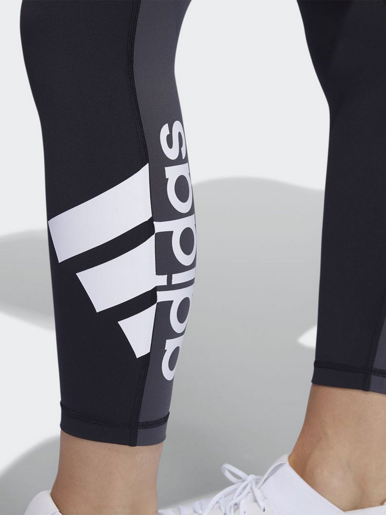 Спортивные леггинсы Adidas Circuit Badge Of Sport 7/8 модель FL2019 Фото