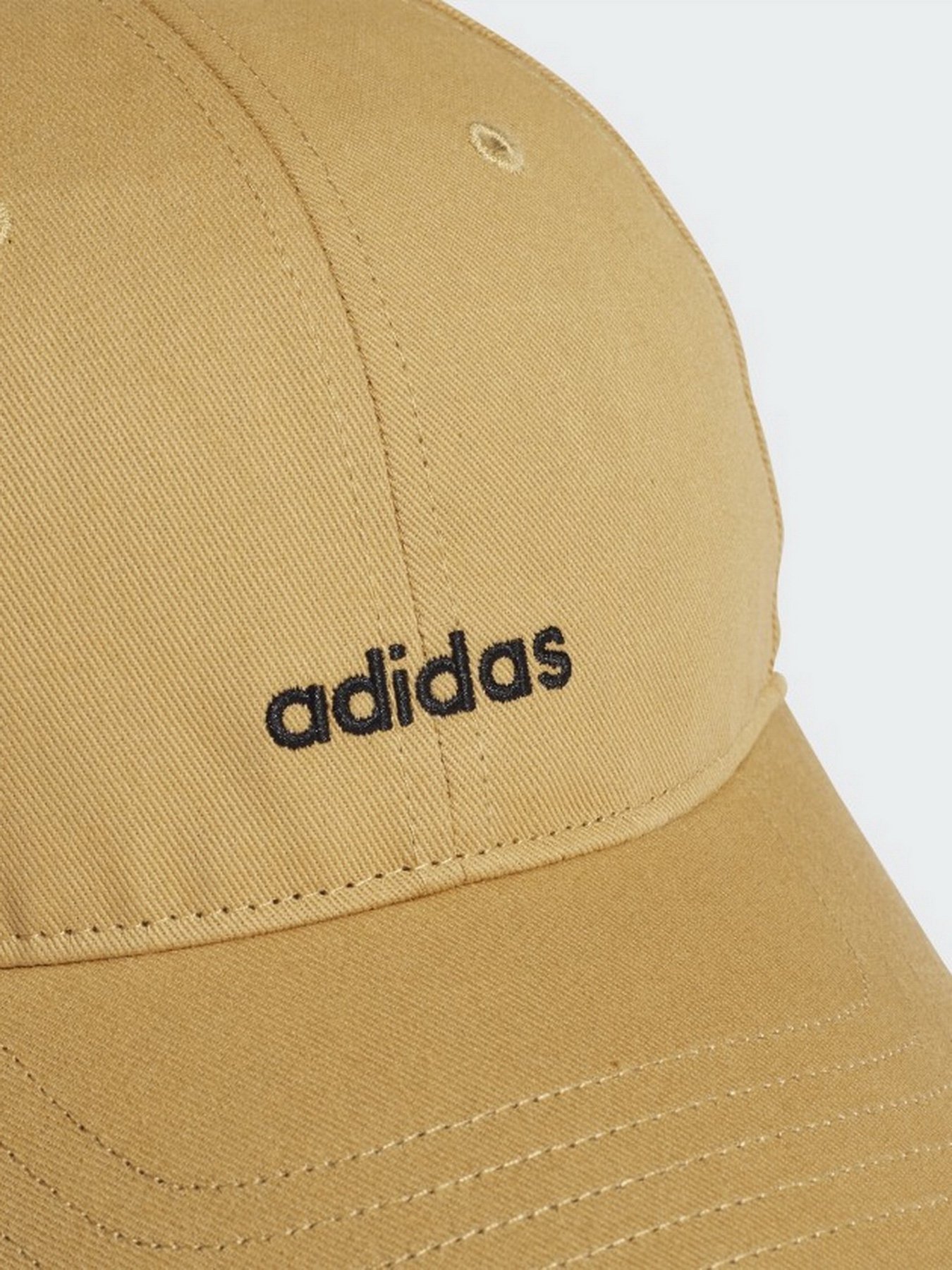 Кепка Adidas Street модель HD2224 Кепка Adidas Street модель HD2224 Фото