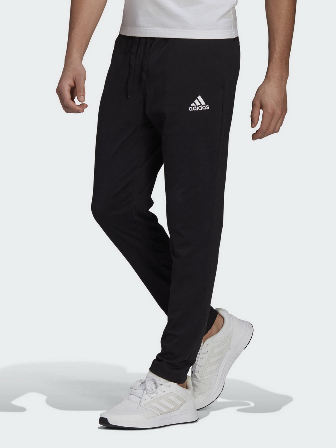Штаны спортивные Adidas Essentials Tapered модель GK9222 Фото