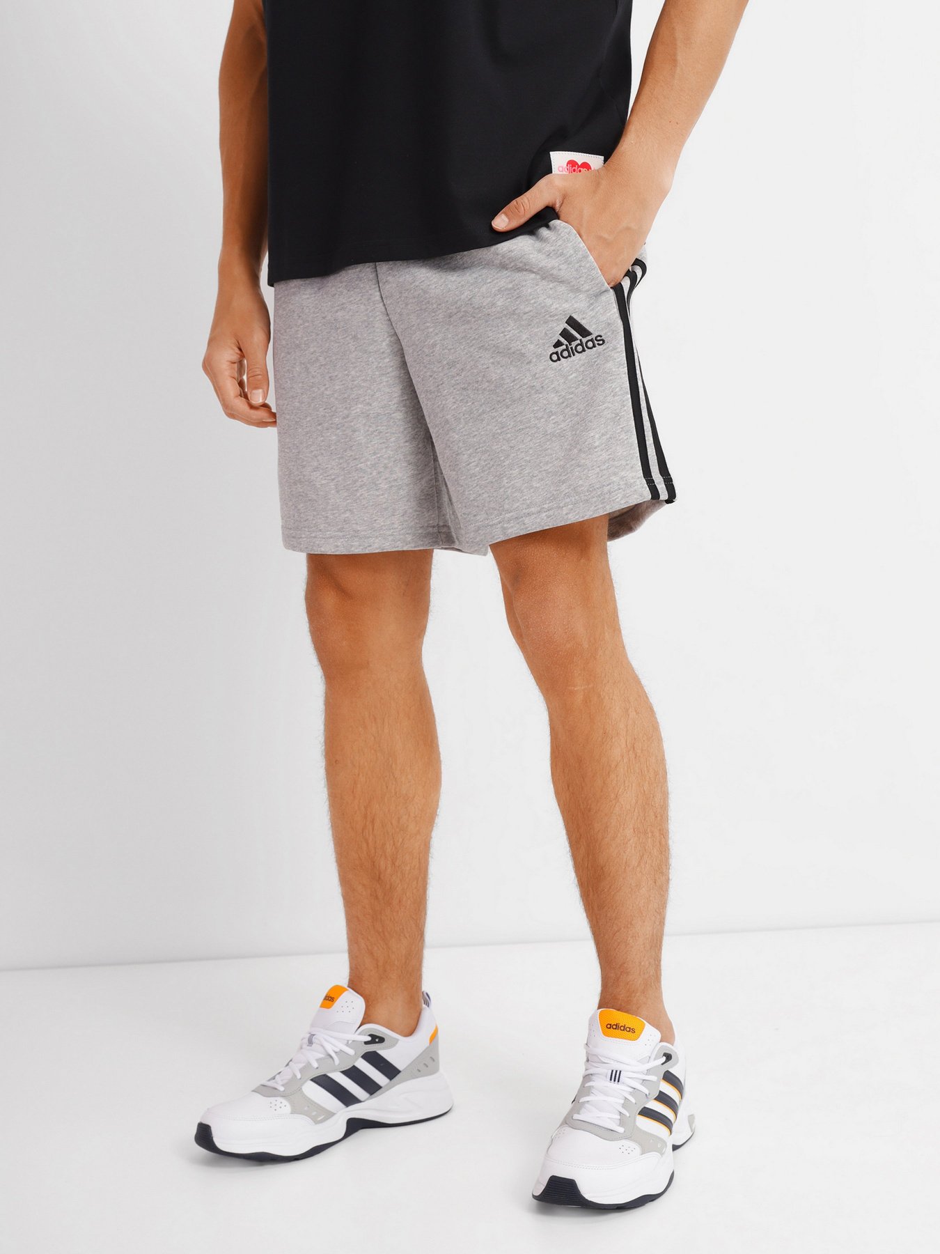 Повсякденні шорти Adidas Essentials 3-Stripes модель GK9599 Повсякденні шорти Adidas Essentials 3-Stripes модель GK9599 Фото