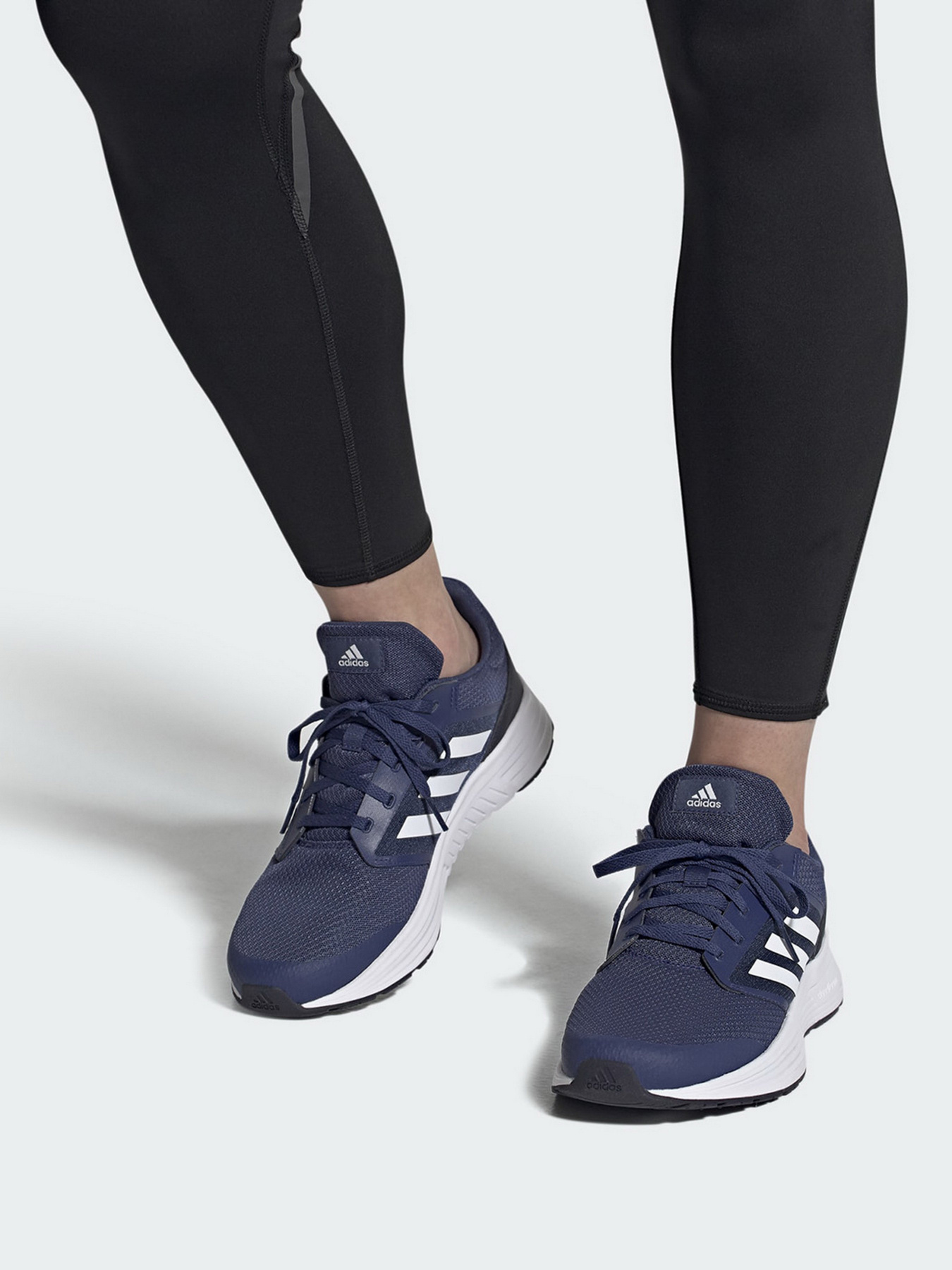 Кросівки для бігу Adidas Galaxy 5 модель FW5705 Фото