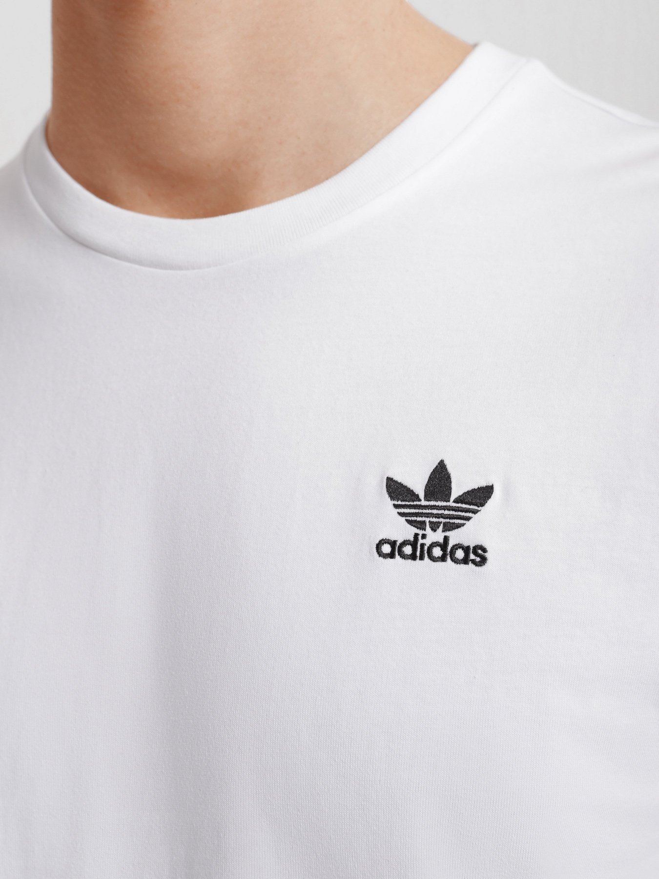 Футболка спортивная Adidas Adicolor Classics Trefoil Boxy модель GN3453 Фото