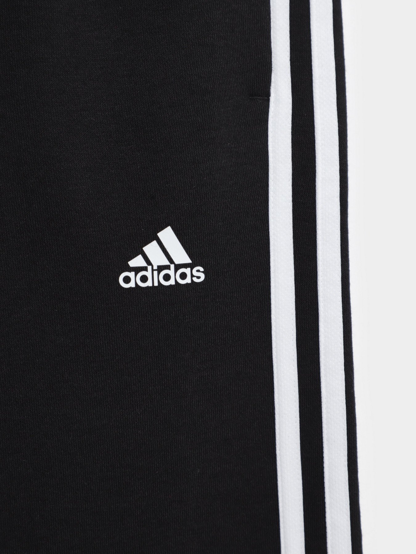 Штаны спортивные Adidas Essentials 3-Stripes модель GQ8897 Фото
