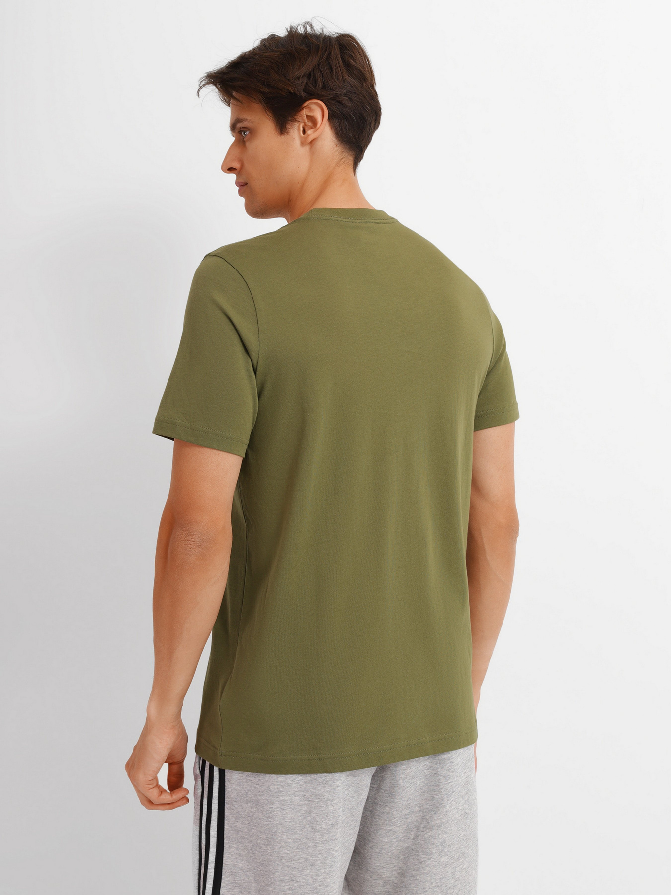 Футболка спортивная Adidas Loungewear Adicolor Essentials Trefoil модель H65673 Фото