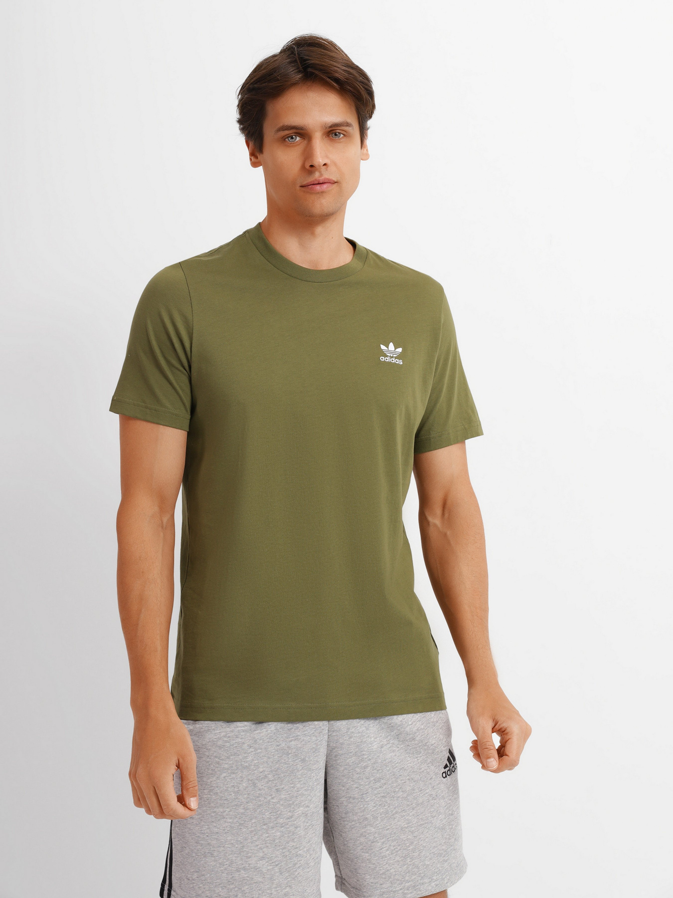 Спортивная футболка Adidas Loungewear Adicolor Essentials Trefoil модель H65673 Фото