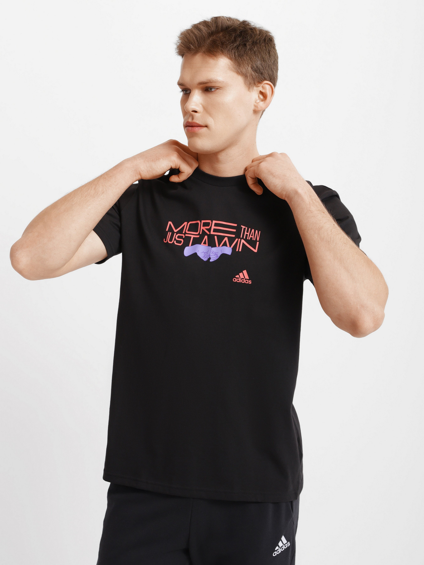 Спортивная футболка Adidas AEROREADY Graphic Performance модель HA4072 Спортивная футболка Adidas AEROREADY Graphic Performance модель HA4072 Фото