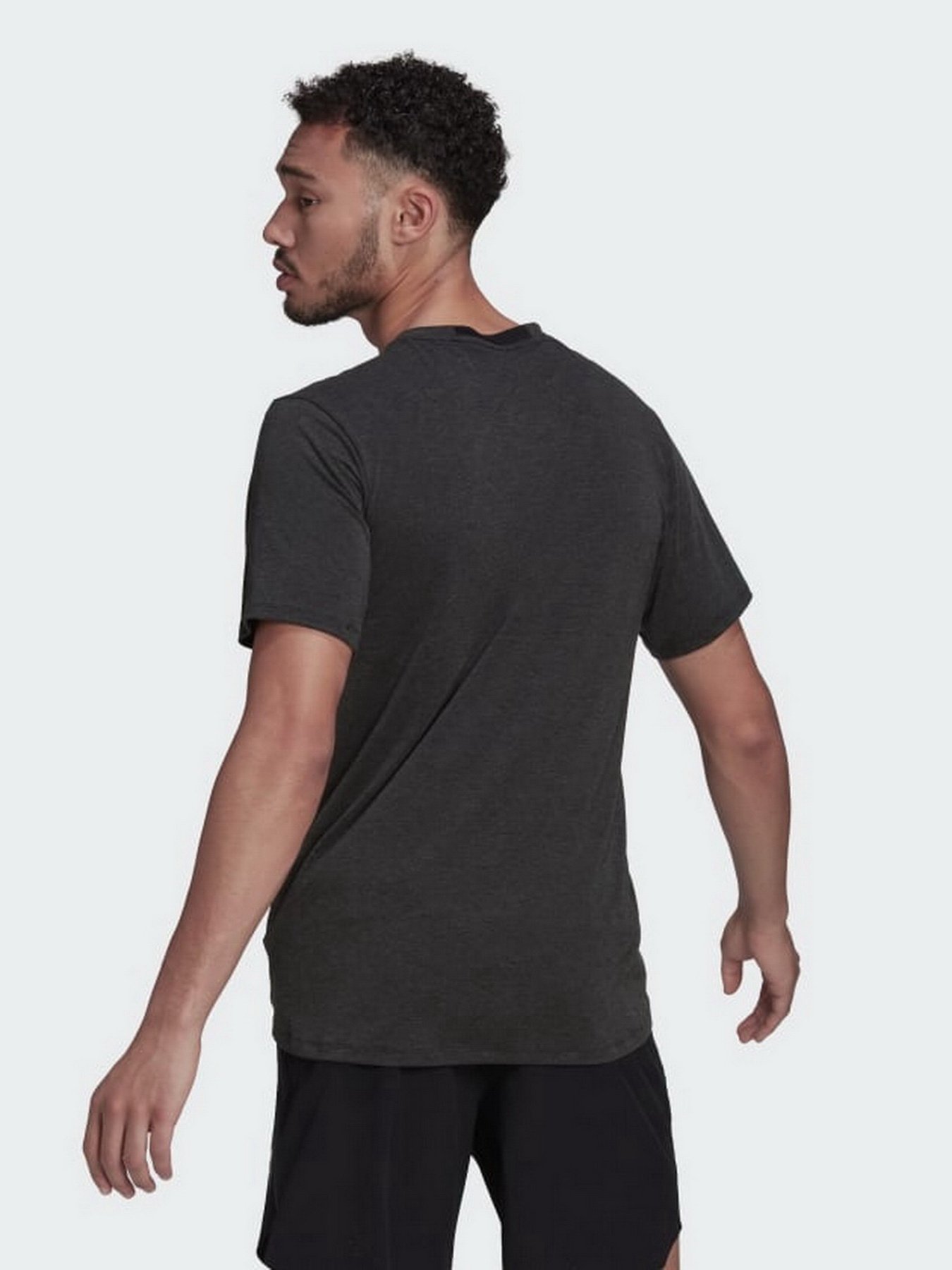 Футболка спортивная Adidas Designed For Training модель HB9204 Фото