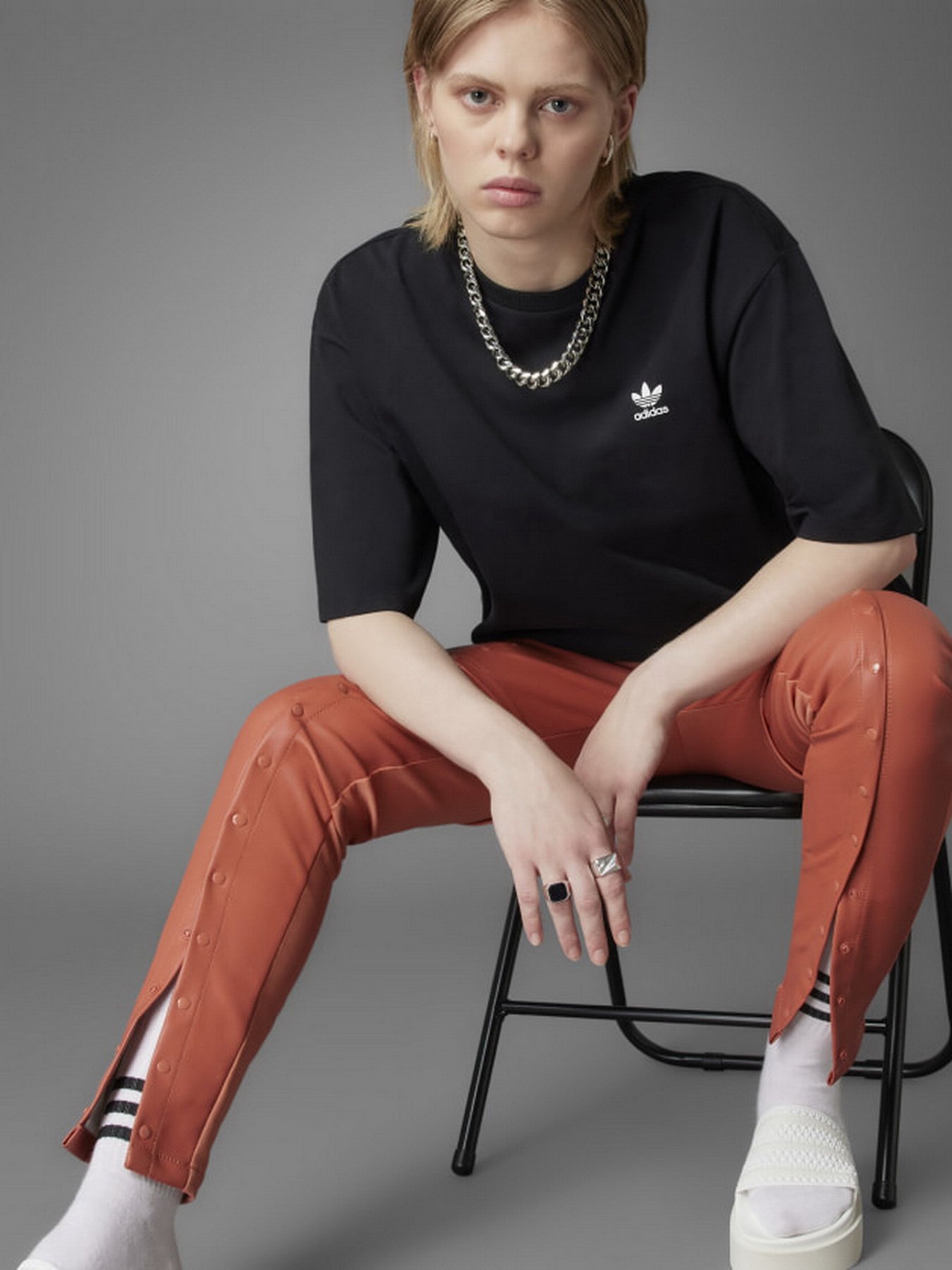 Футболка Adidas Always Original Loose Graphic Originals модель HD2354 Фото