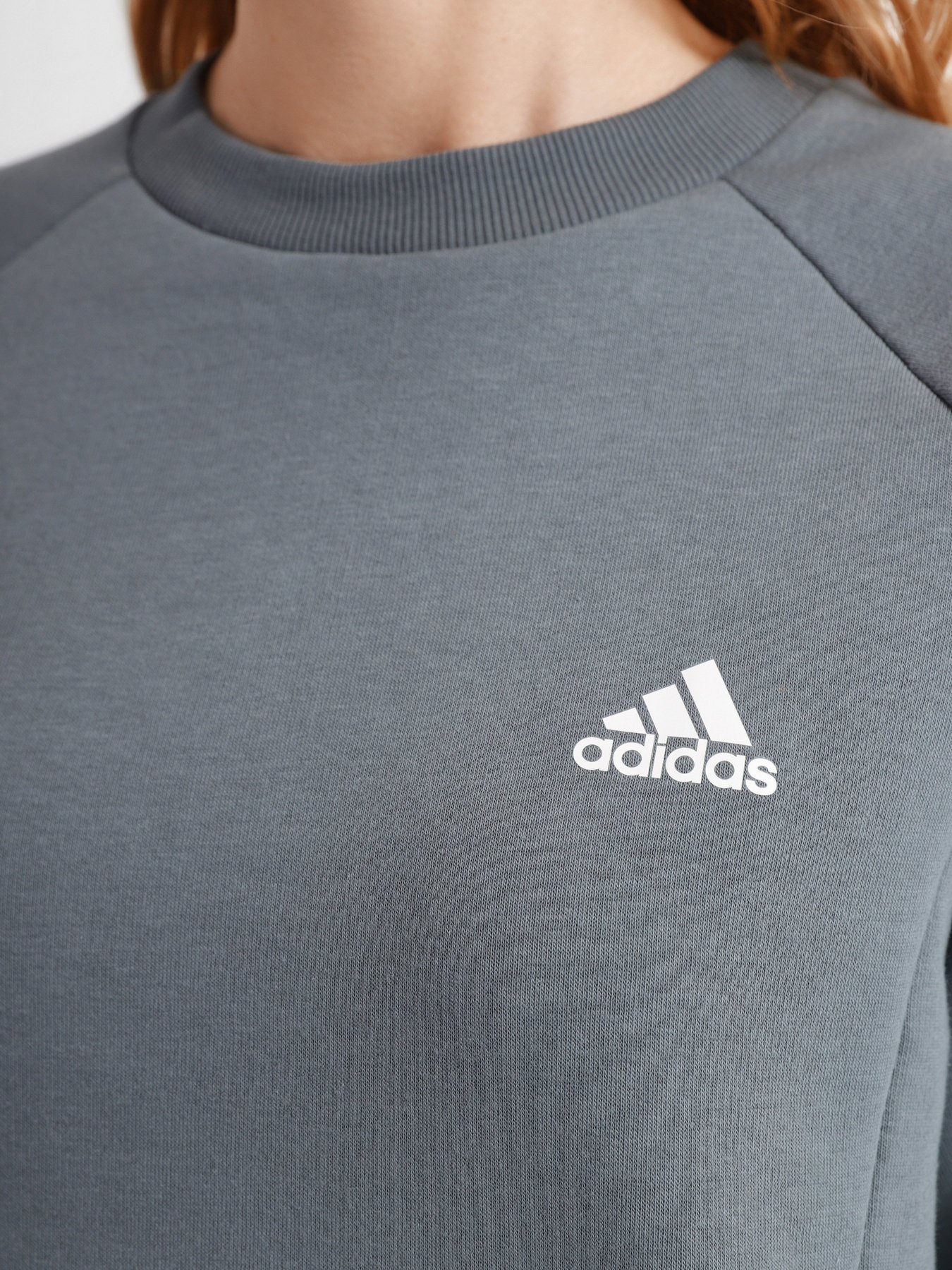 Свитшот Adidas Essentials Studio модель HD6754 Фото