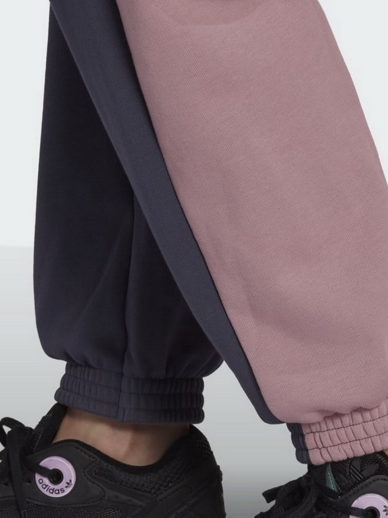 Штаны спортивные Adidas Modern B-Ball Originals модель HD9778 Фото