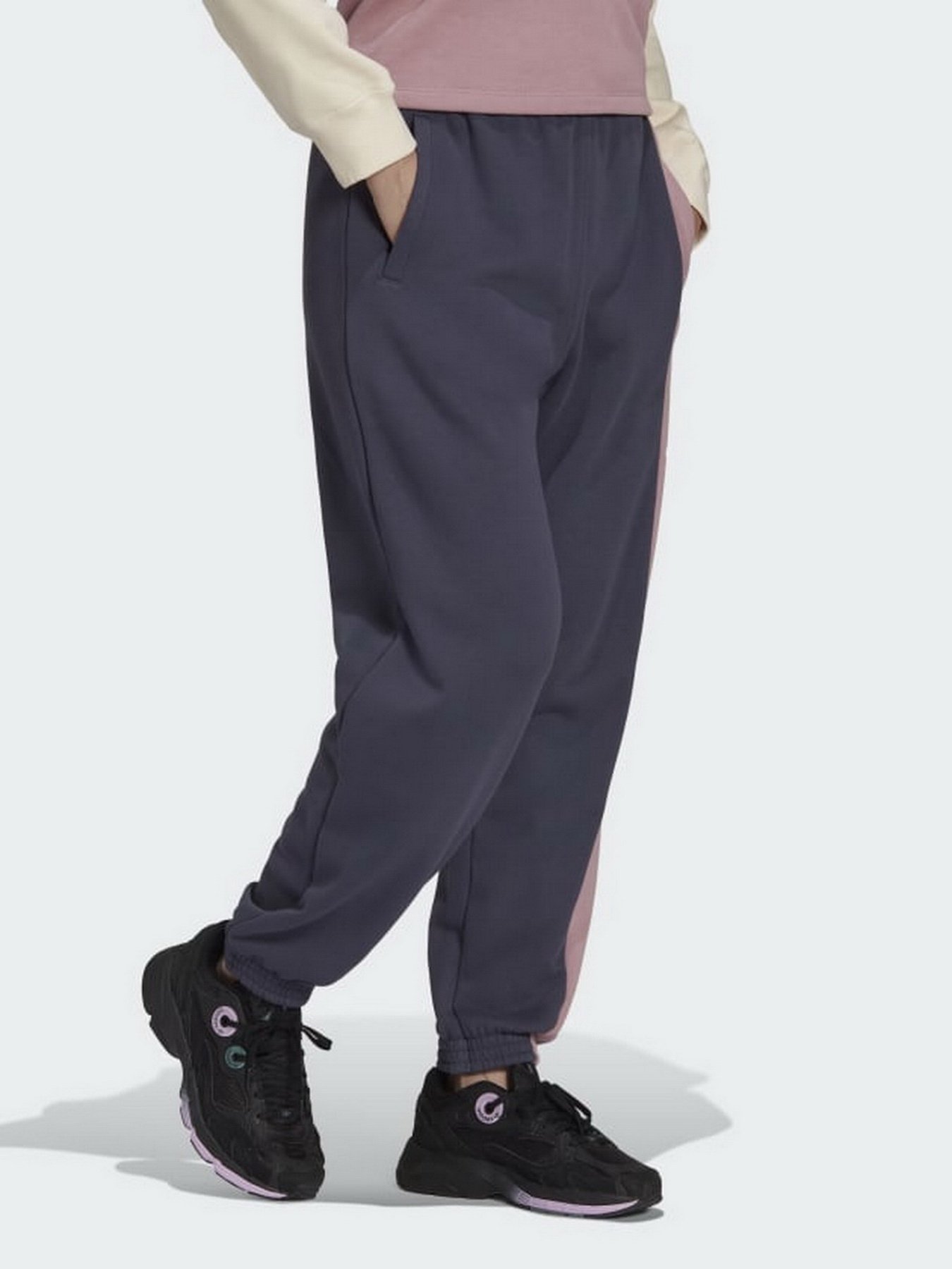 Штаны спортивные Adidas Modern B-Ball Originals модель HD9778 Штаны спортивные Adidas Modern B-Ball Originals модель HD9778 Фото