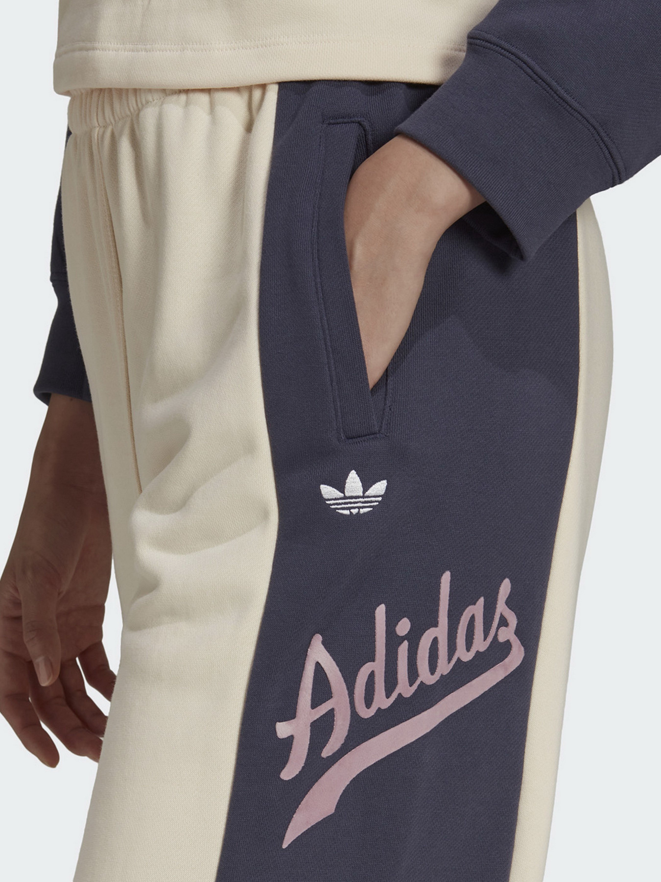 Штаны спортивные Adidas Modern B-Ball Originals модель HD9779 Фото