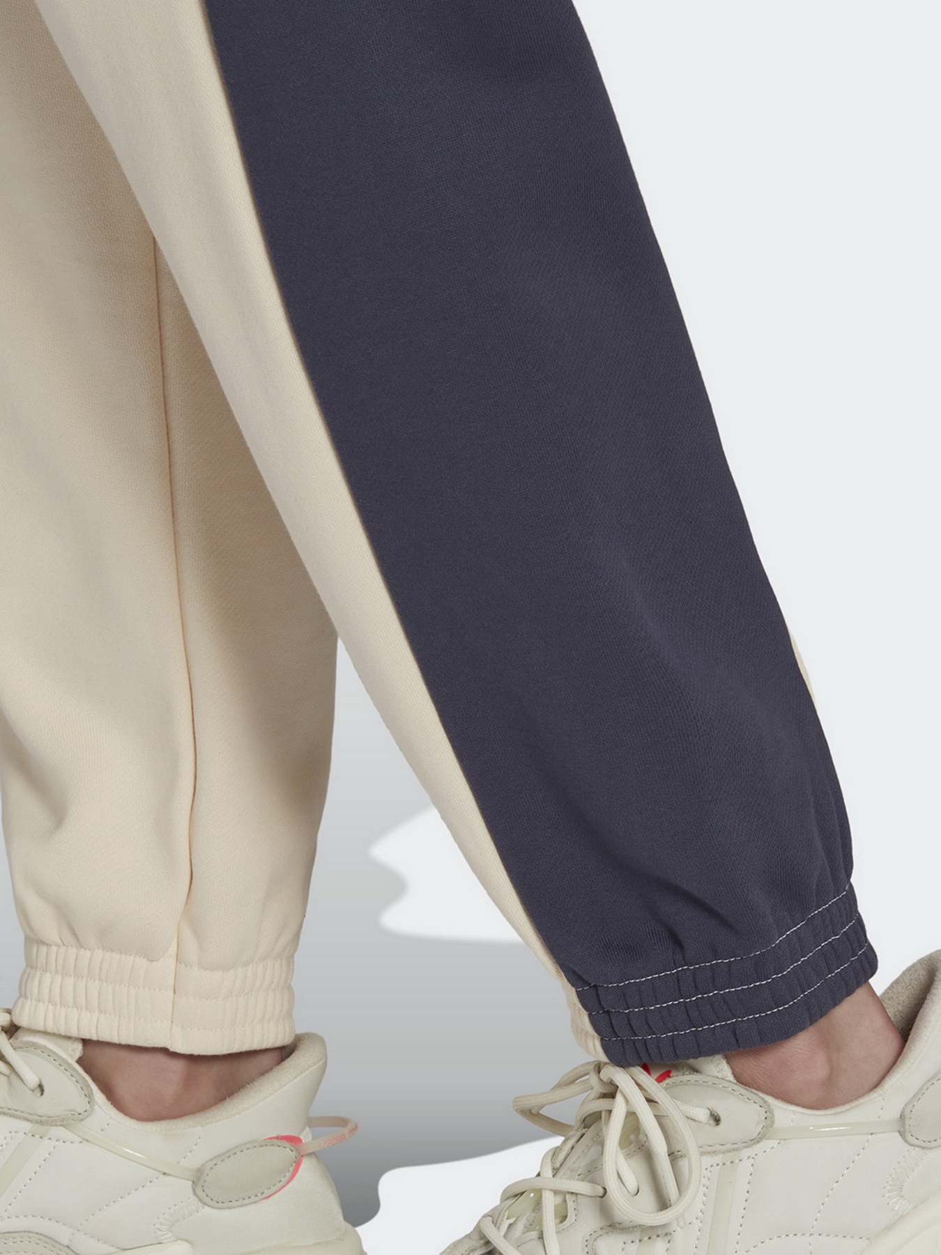 Штаны спортивные Adidas Modern B-Ball Originals модель HD9779 Фото