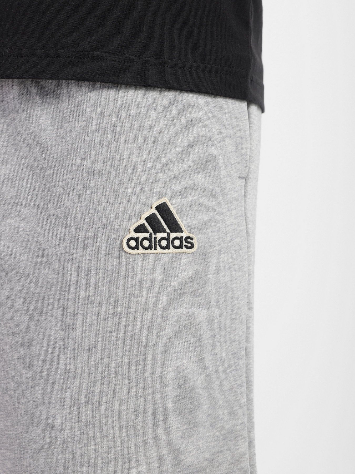 Повсякденні шорти Adidas Essentials FeelComfy модель HE1814 Фото