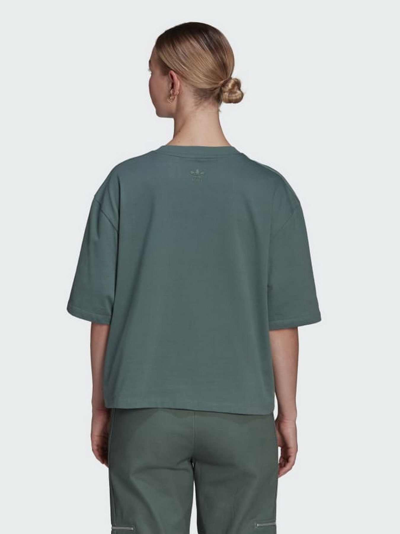 Футболка Adidas Trefoil Patch модель HE4746 Футболка Adidas Trefoil Patch модель HE4746 Фото