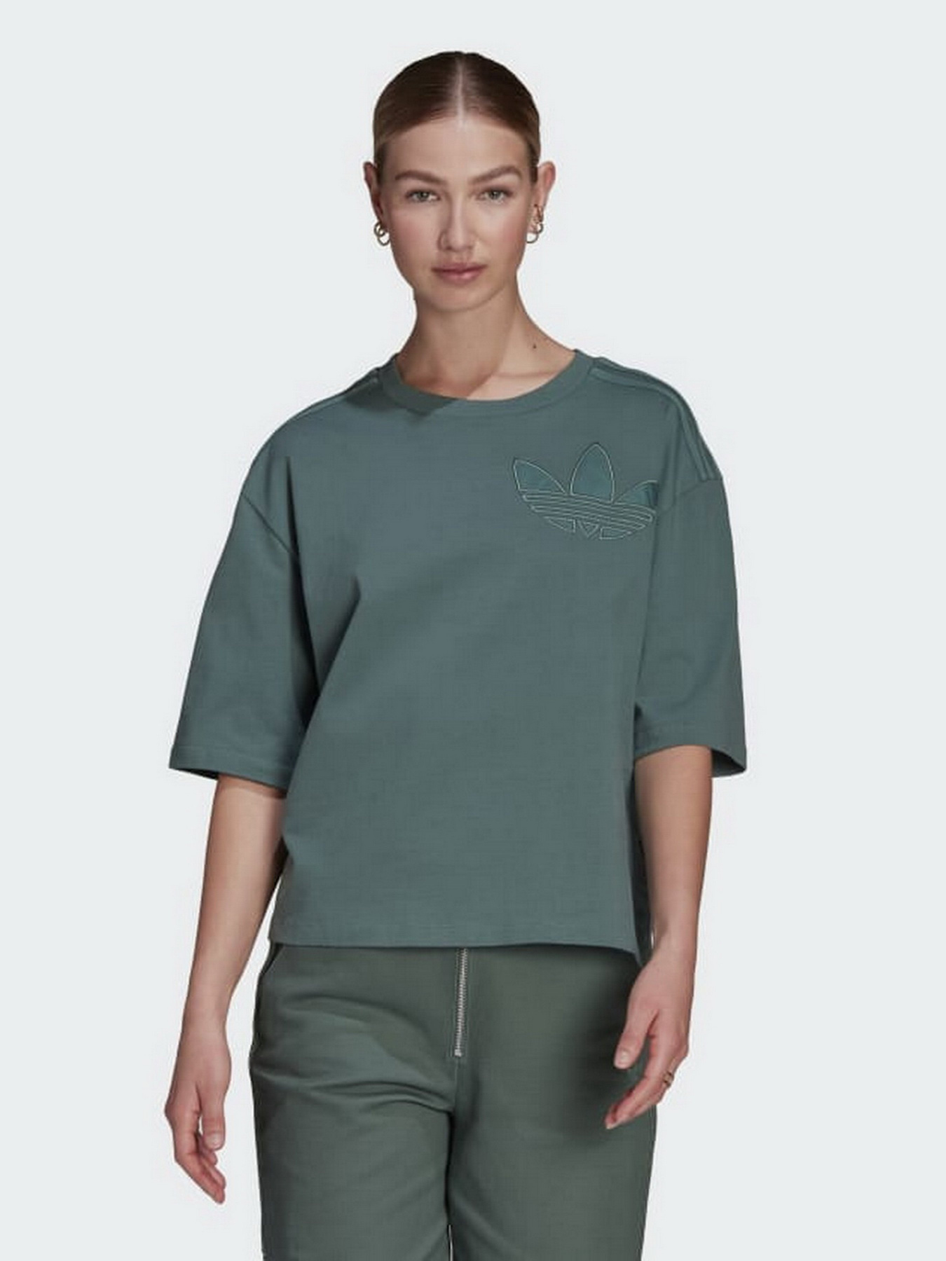 Футболка Adidas Trefoil Patch модель HE4746 Футболка Adidas Trefoil Patch модель HE4746 Фото