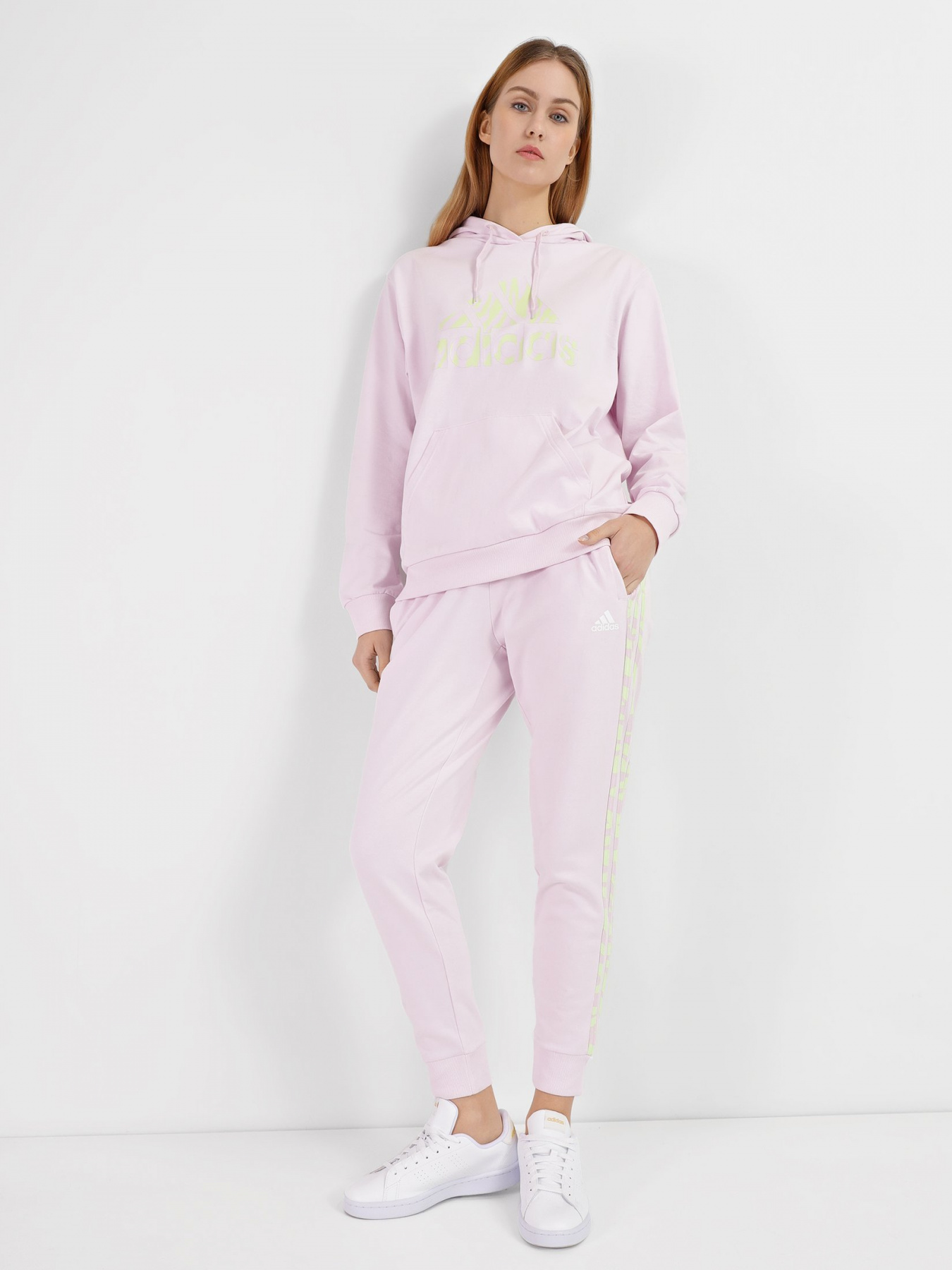 Штаны спортивные Adidas Tiger Print Sportswear модель HF4632 Фото