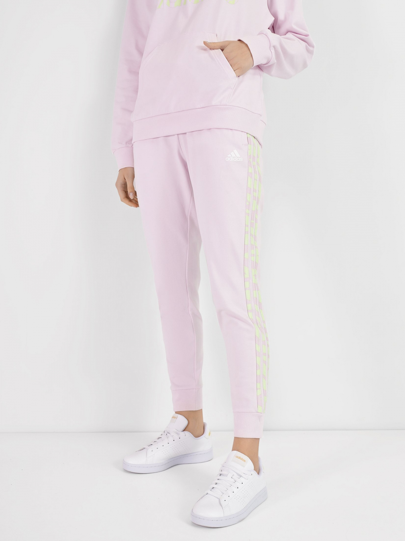 Штаны спортивные Adidas Tiger Print Sportswear модель HF4632 Фото