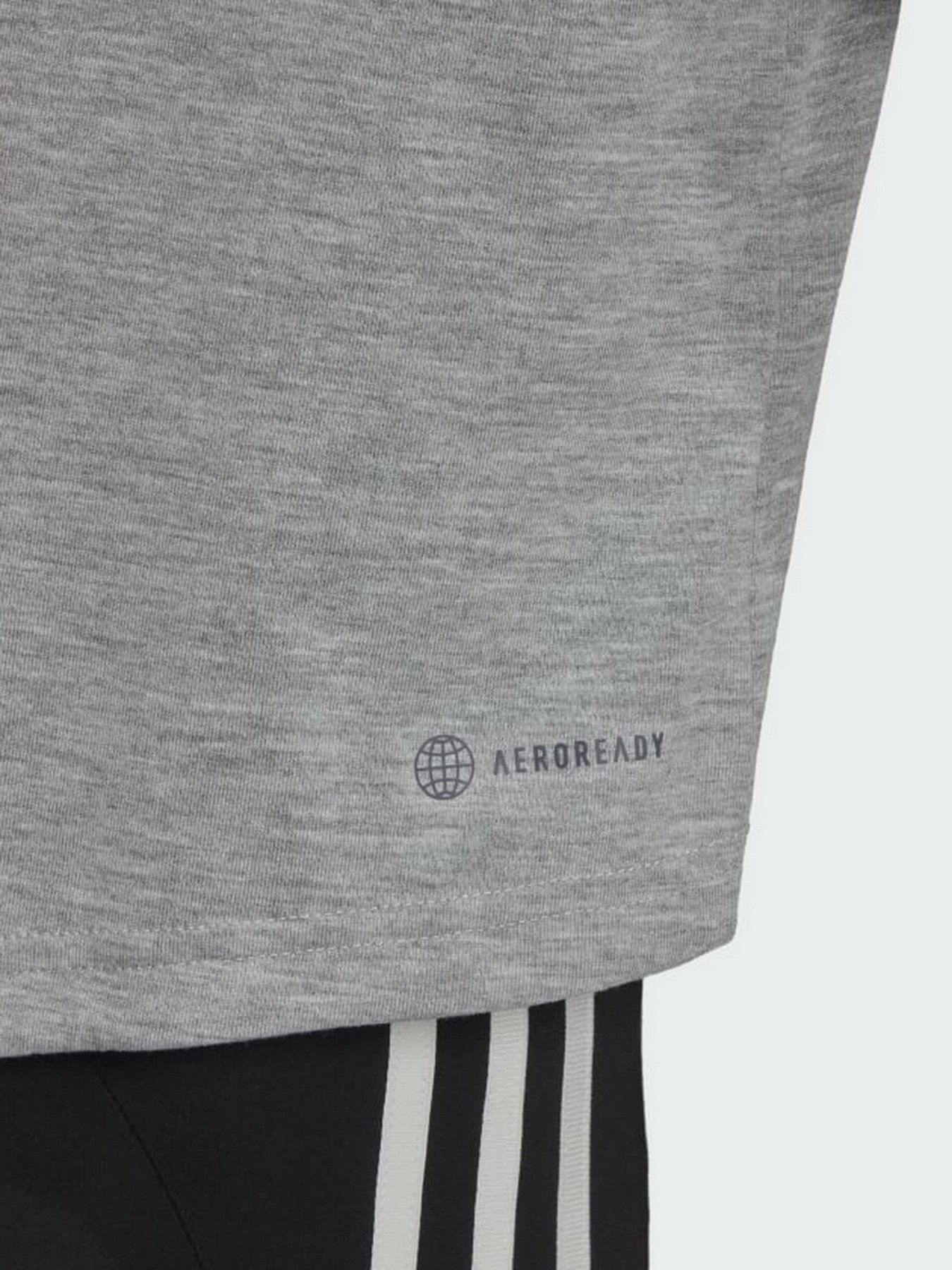 Футболка спортивная Adidas Aeroready Designed To Move Tiger-Print модель HF4638 Фото