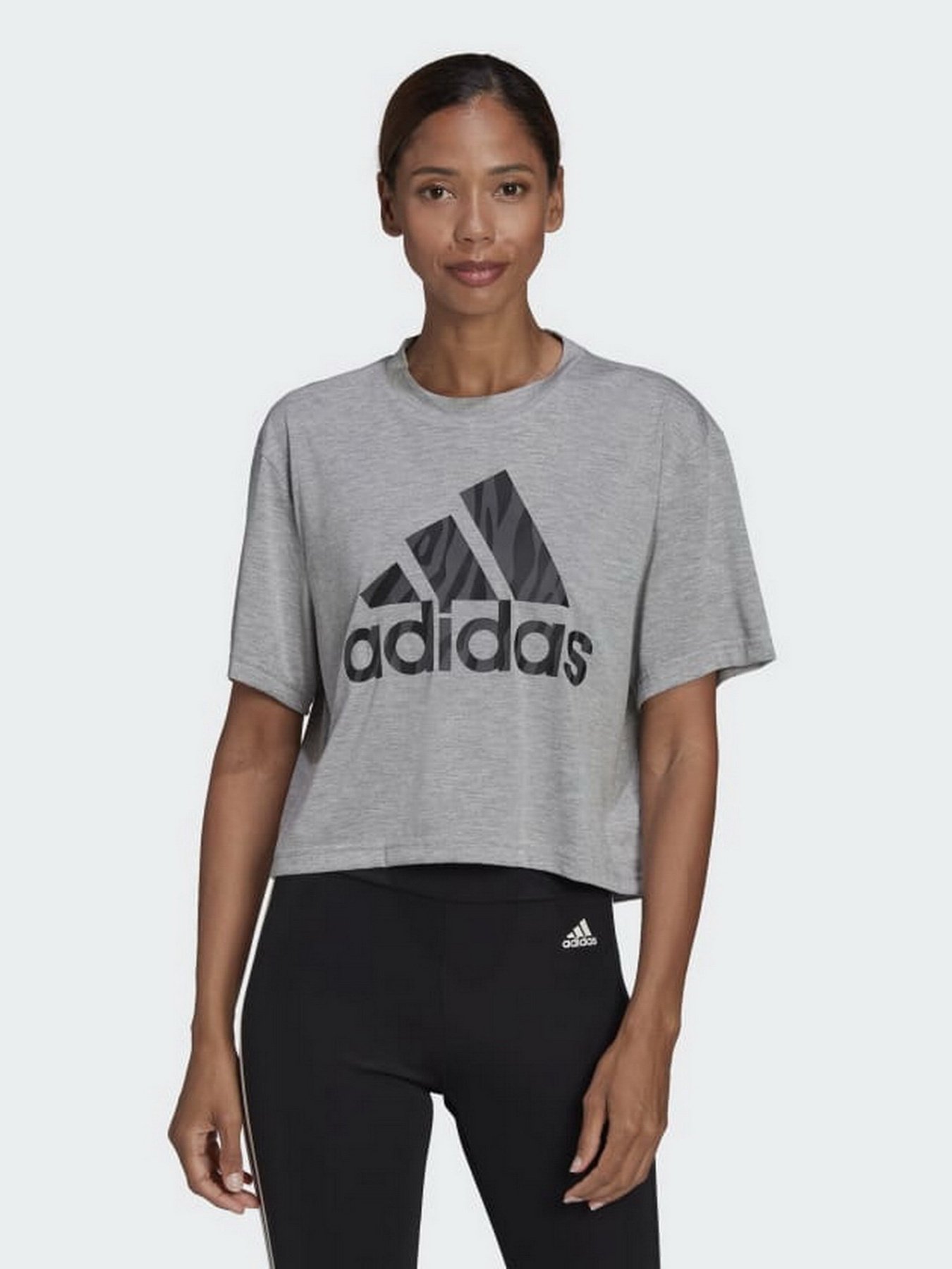 Футболка спортивная Adidas Aeroready Designed To Move Tiger-Print модель HF4638 Фото