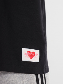 Футболка Adidas V-Day Originals модель HI6015 Фото