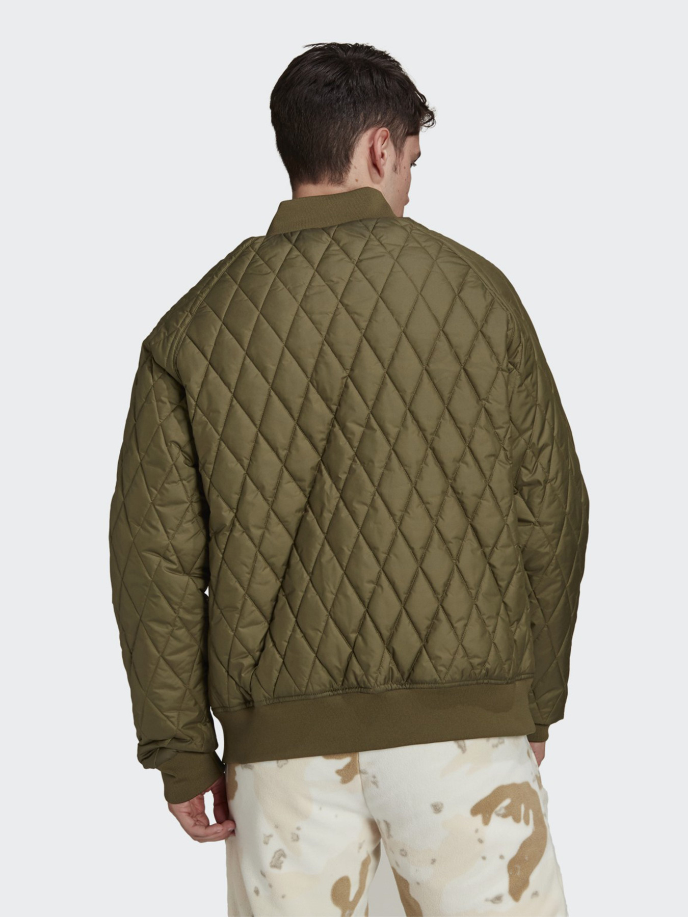 Бомбер Adidas Sst Quilled модель H11435 Бомбер Adidas Sst Quilled модель H11435 Фото