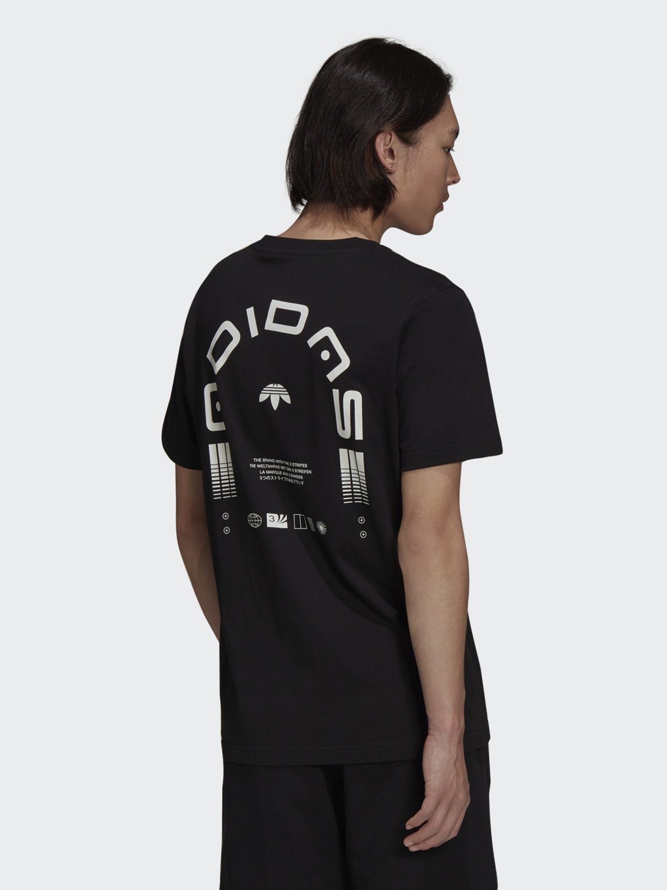 Футболка Adidas Graphics модель H13447 Футболка Adidas Graphics модель H13447 Фото