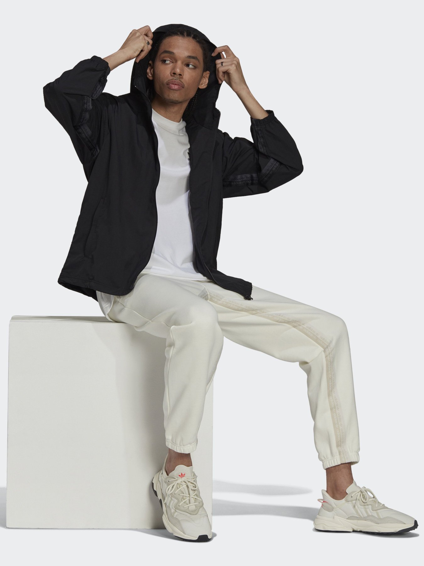 Вітровка Adidas R.Y.V. модель H11460 Вітровка Adidas R.Y.V. модель H11460 Фото