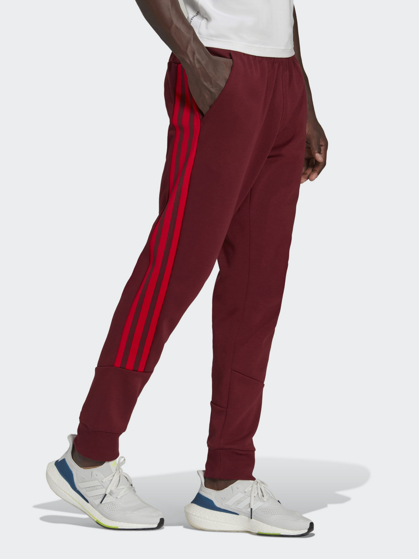 Штаны спортивные Adidas M FI 3S модель HC5262 Фото