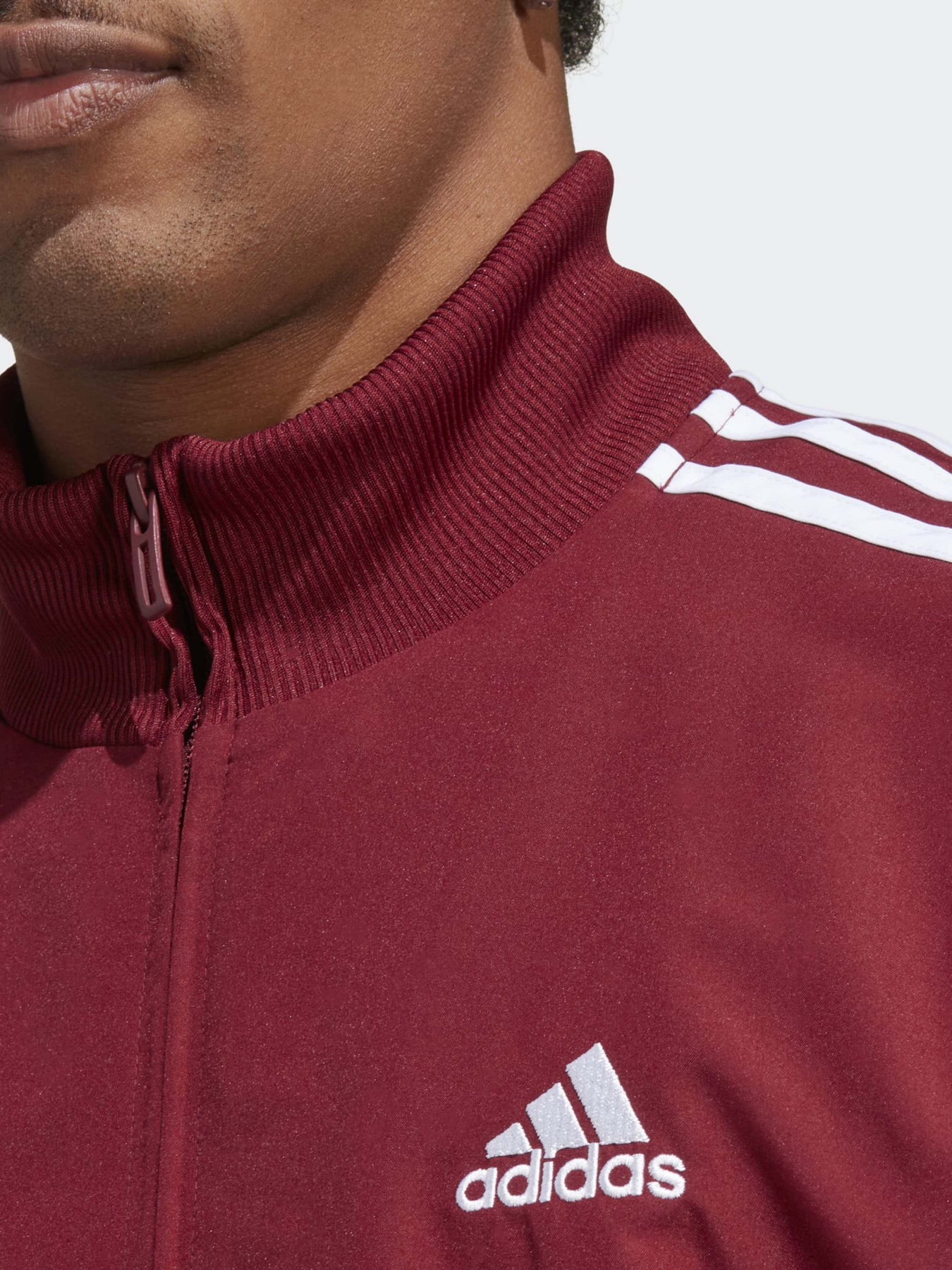 Спортивный костюм Adidas Essentials модель IC6752 Фото