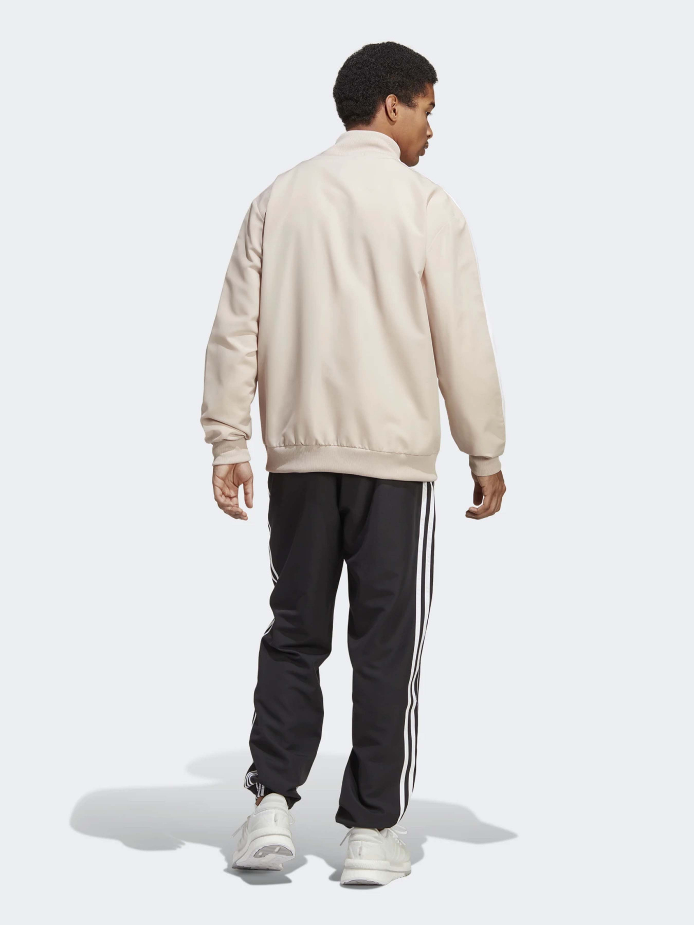 Спортивный костюм Adidas Essentials модель IC6770 Фото