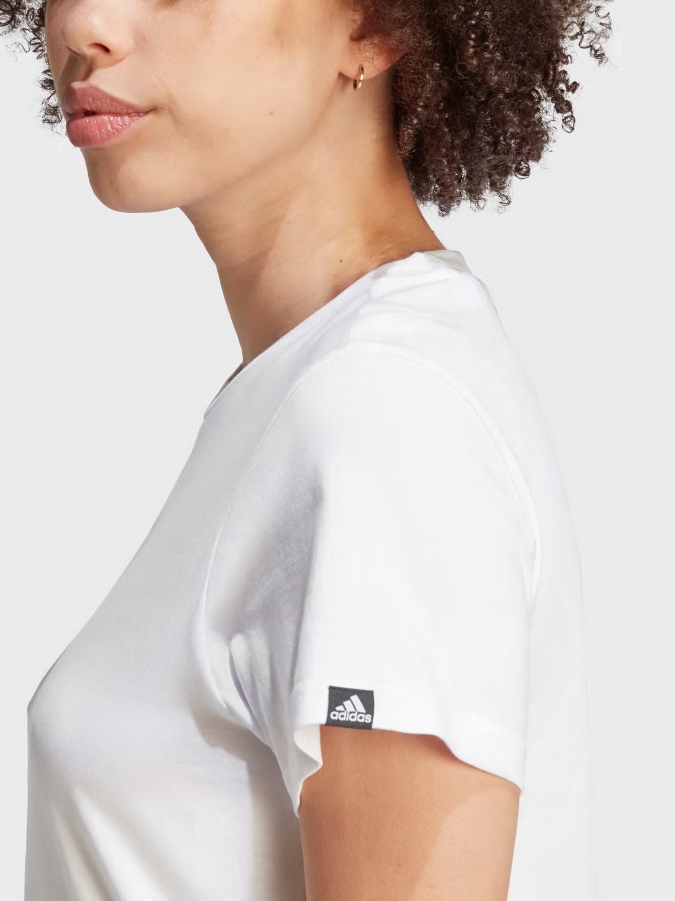 Футболка Adidas Floral Graphic Sportswear модель II6073 Футболка Adidas Floral Graphic Sportswear модель II6073 Фото