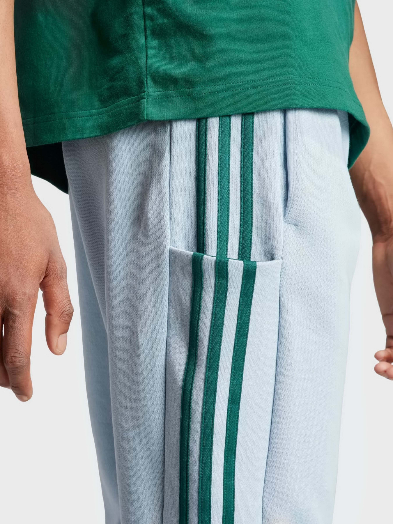 Штаны спортивные Adidas Essentials French Terry Tapered Cuff 3-Stripes модель IJ8700 Фото