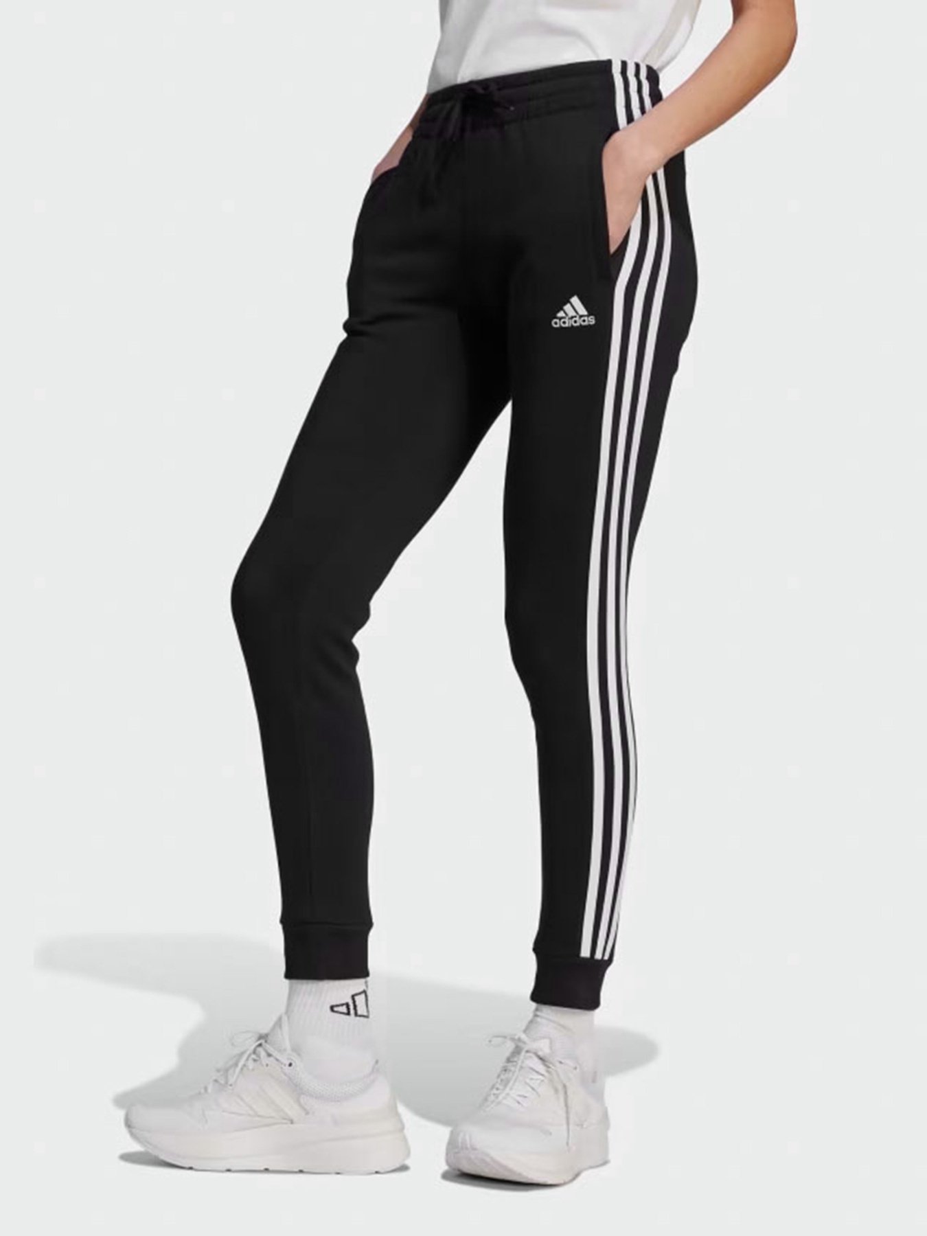 Спортивні штани Adidas Essentials 3-Stripes Fleece модель HZ5753 Фото