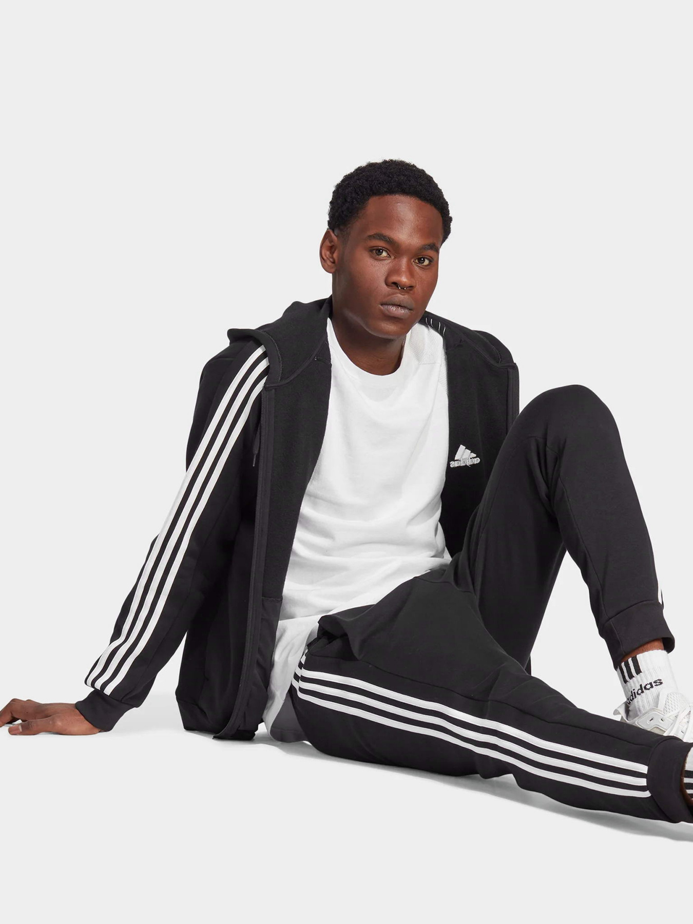 Спортивна кофта Adidas Essentials Fleece 3-Stripes Full-Zip модель IB4029 Фото