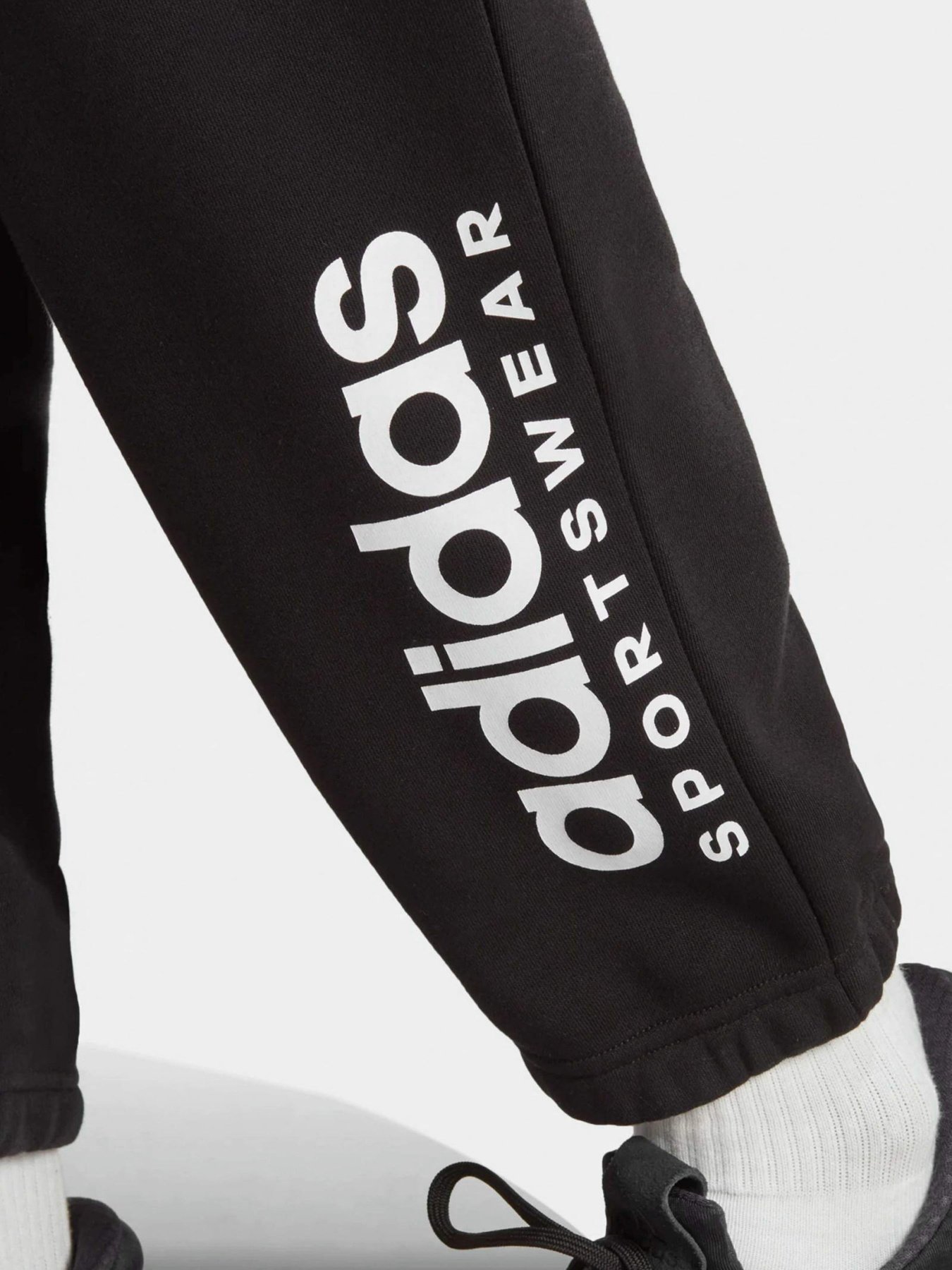 Штаны спортивные Adidas All SZN Fleece Graphic модель IC9787 Фото