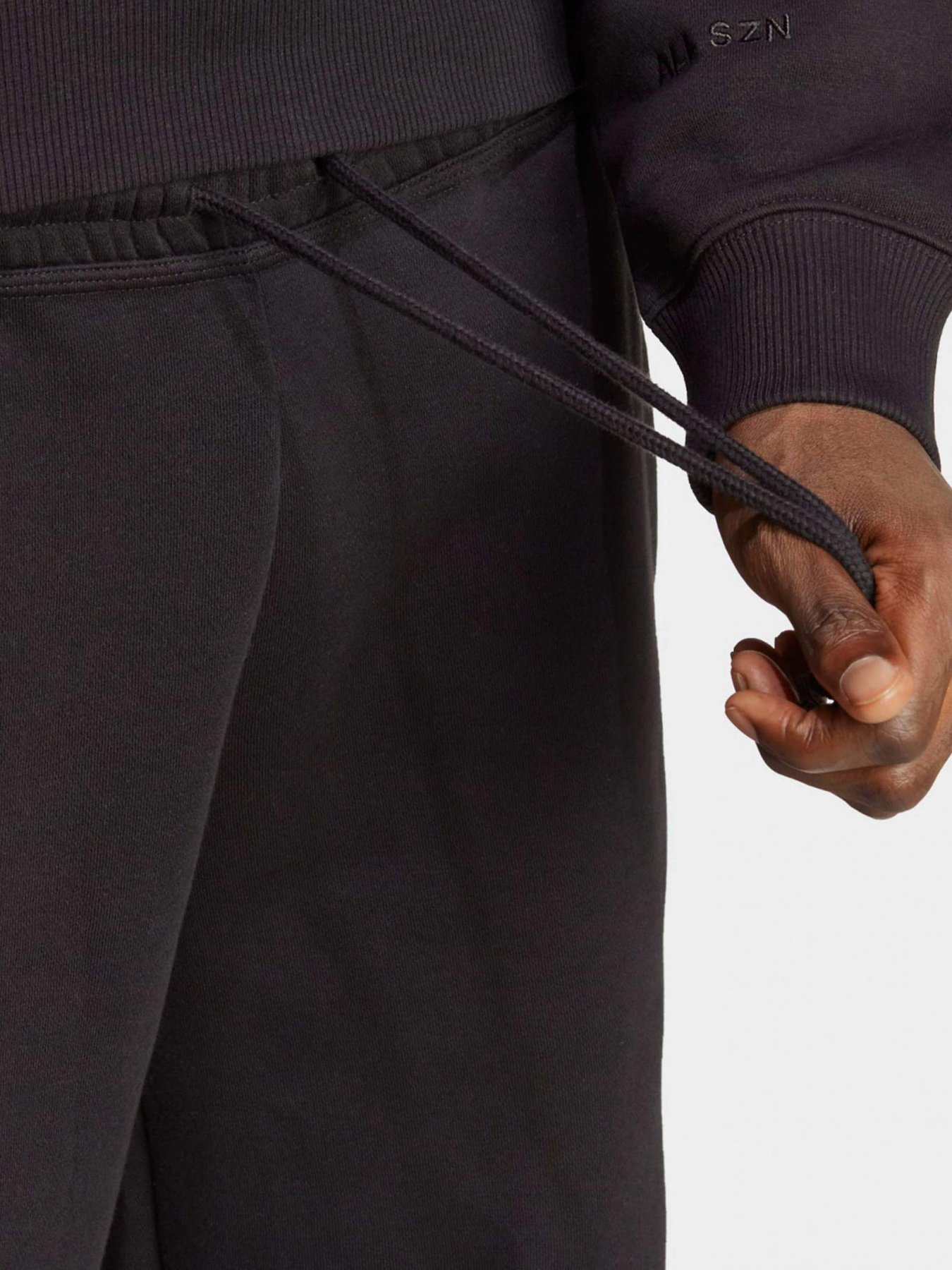 Штаны спортивные Adidas All SZN Fleece Graphic модель IC9787 Фото